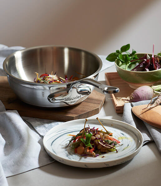 La collection CUISINE MODERNE, ou la rencontre de deux passionnés de tradition culinaire.